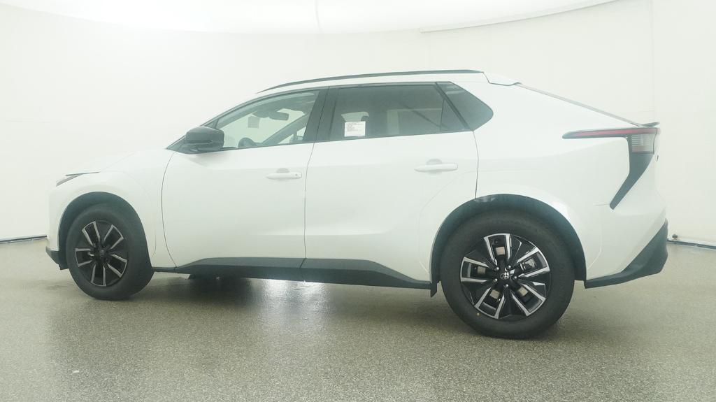 New 2026 Wind Chill Pearl Toyota XLE image 24