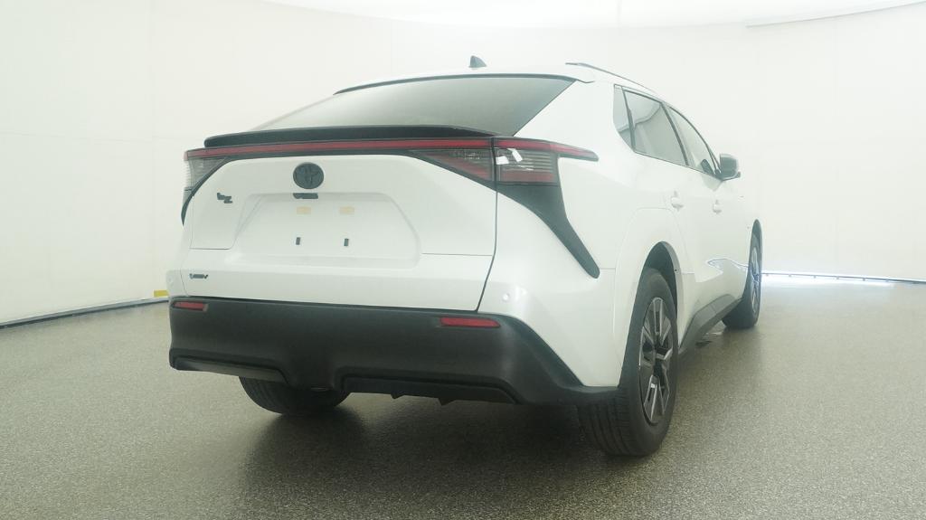 New 2026 Wind Chill Pearl Toyota XLE image 23