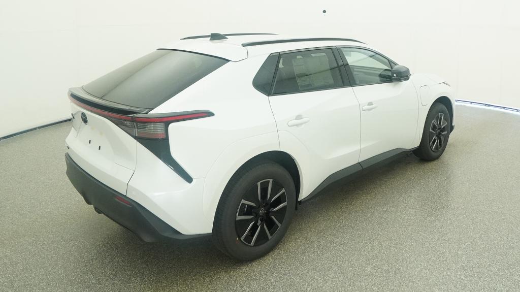 New 2026 Wind Chill Pearl Toyota XLE image 28