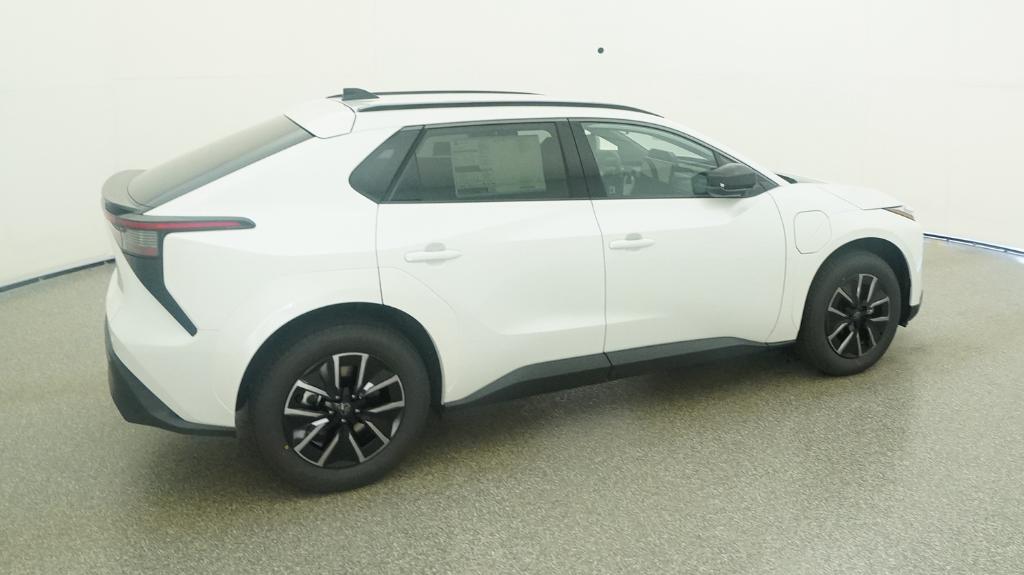 New 2026 Wind Chill Pearl Toyota XLE image 32