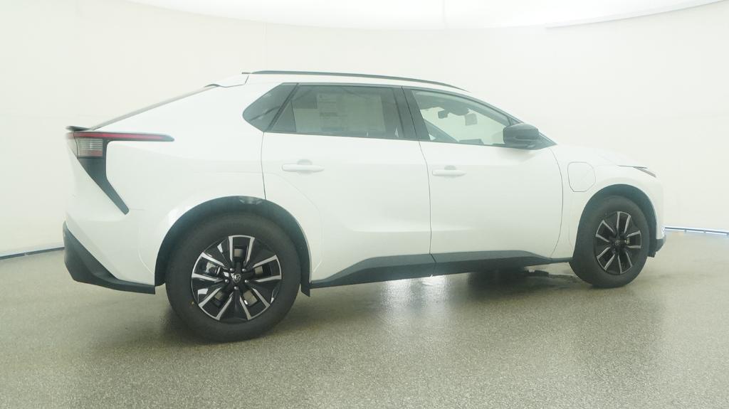 New 2026 Wind Chill Pearl Toyota XLE image 35
