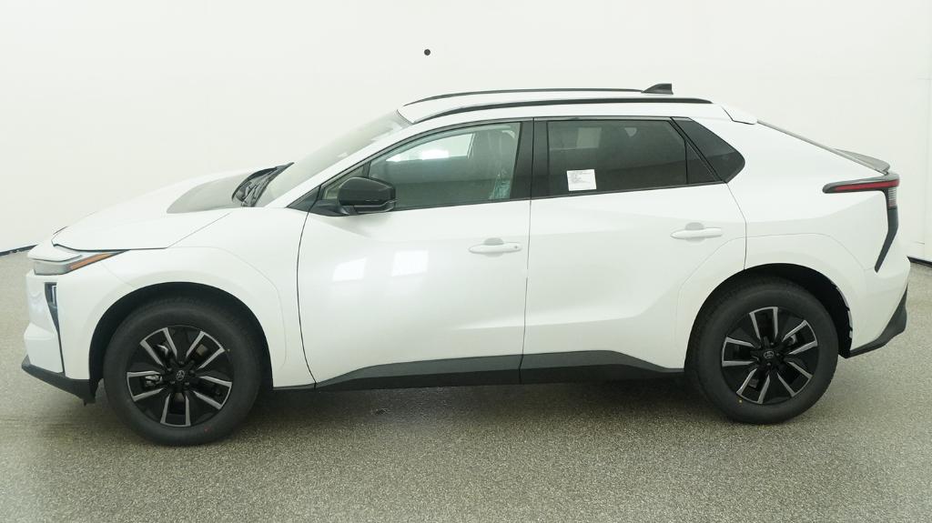 New 2026 Wind Chill Pearl Toyota XLE image 30