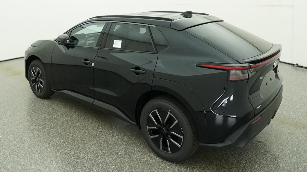 New 2026 Midnight Black Metallic Toyota  XLE image 30