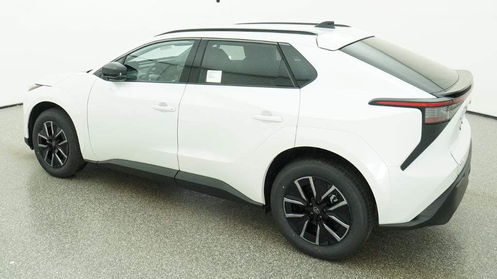 New 2026 Wind Chill Pearl <sup>1</sup> Toyota  XLE image 27