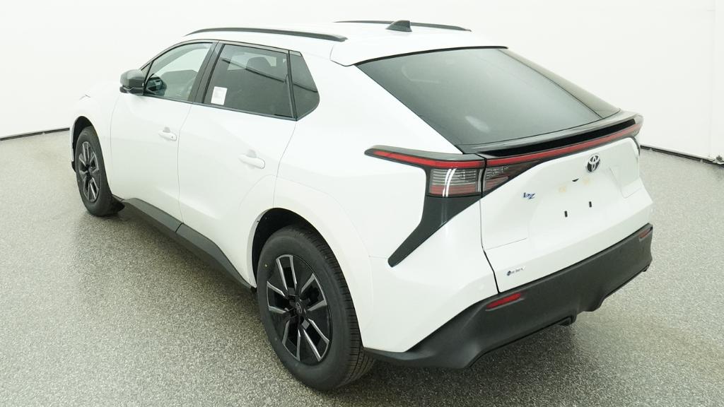 New 2026 Wind Chill Pearl <sup>1</sup> Toyota  XLE image 38