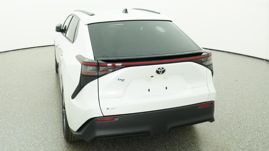 New 2026 Wind Chill Pearl <sup>1</sup> Toyota  XLE image 34