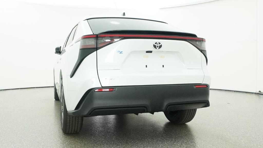 New 2026 Wind Chill Pearl <sup>1</sup> Toyota  XLE image 26