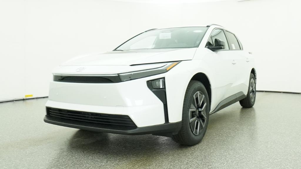 New 2026 Wind Chill Pearl <sup>1</sup> Toyota  XLE image 33