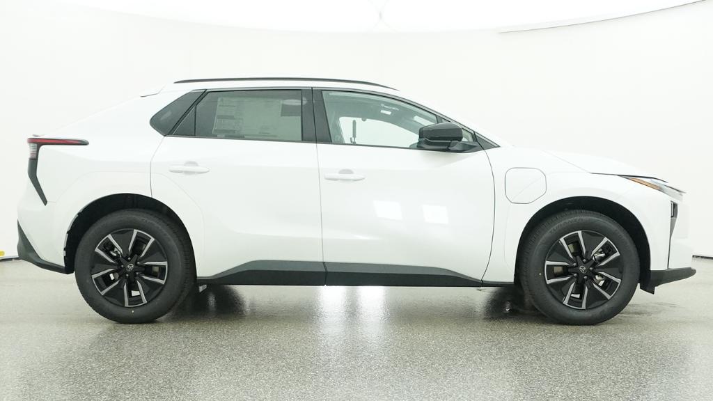 New 2026 Wind Chill Pearl <sup>1</sup> Toyota  XLE image 36