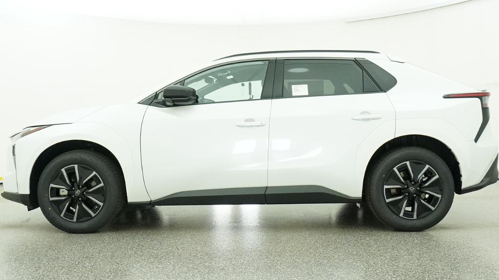 New 2026 Wind Chill Pearl <sup>1</sup> Toyota  XLE image 29