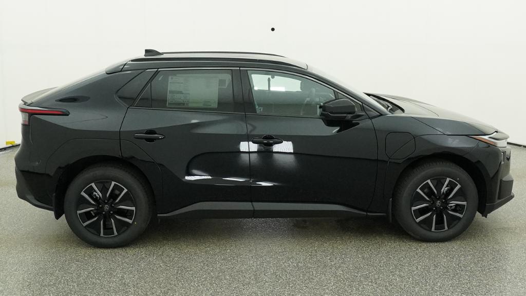 New 2026 Midnight Black Metallic Toyota  XLE image 20