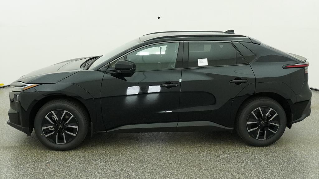 New 2026 Midnight Black Metallic Toyota  XLE image 18