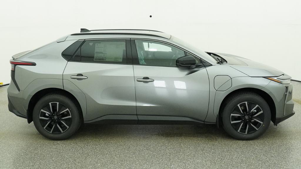 New 2026 Heavy Metal <sup>1</sup> Toyota  XLE image 4