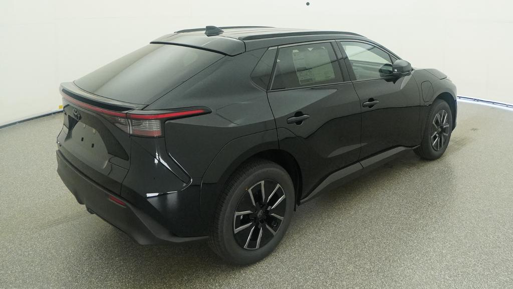 New 2026 Midnight Black Metallic Toyota XLE image 38