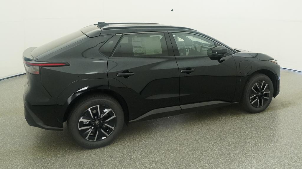 New 2026 Midnight Black Metallic Toyota XLE image 36