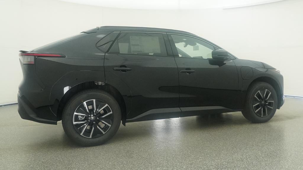 New 2026 Midnight Black Metallic Toyota XLE image 35