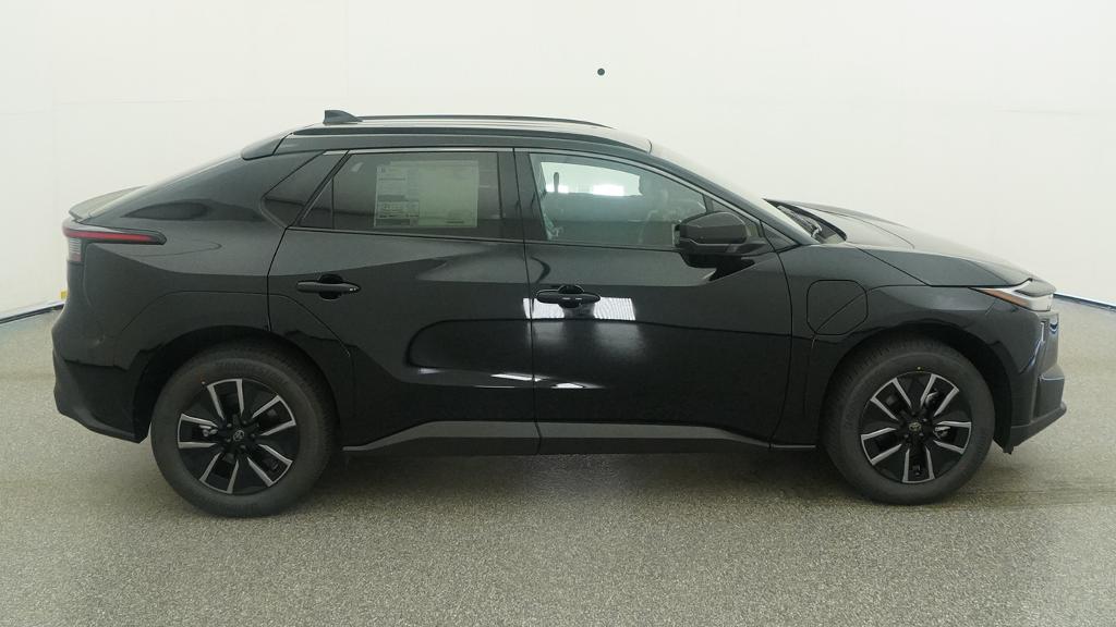 New 2026 Midnight Black Metallic Toyota XLE image 34