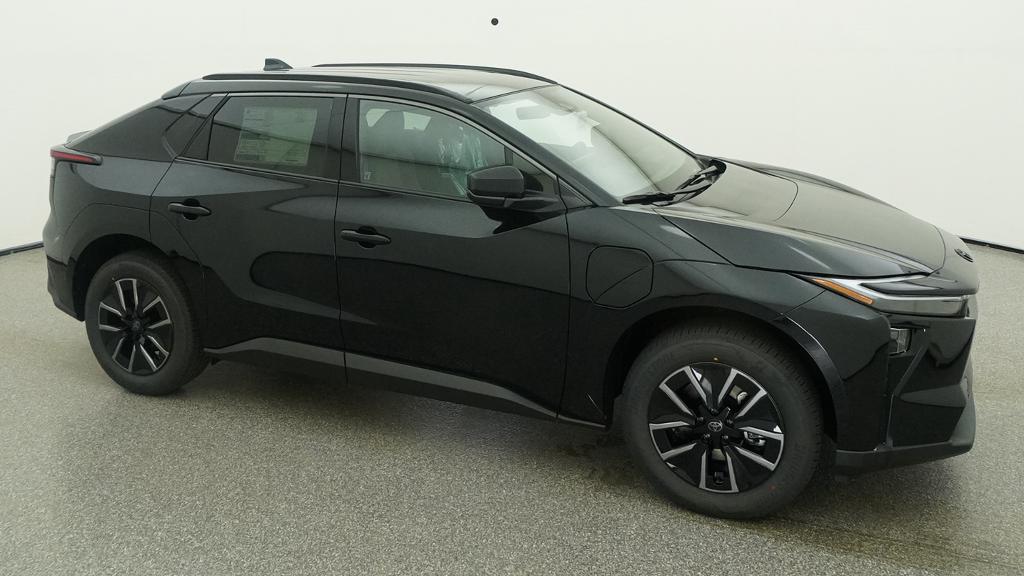 New 2026 Midnight Black Metallic Toyota XLE image 32
