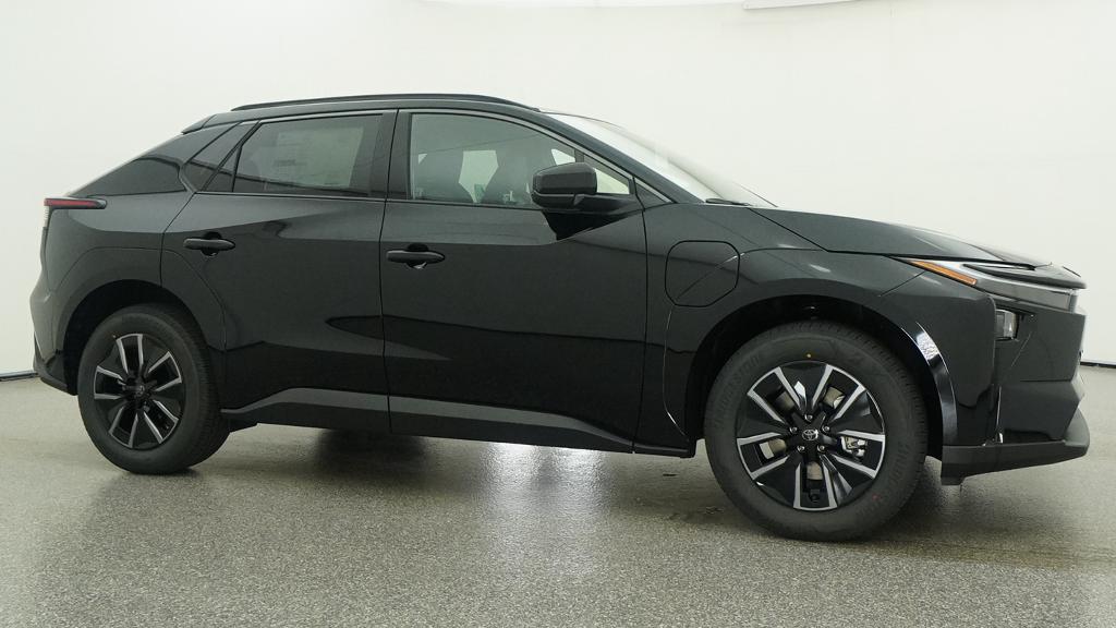 New 2026 Midnight Black Metallic Toyota XLE image 31