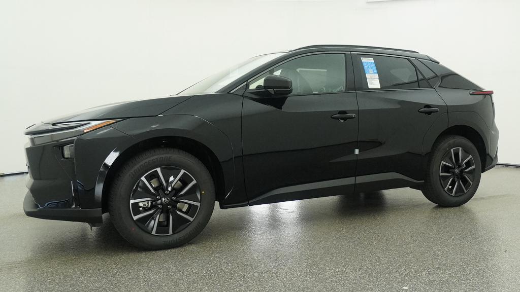 New 2026 Midnight Black Metallic Toyota XLE image 24