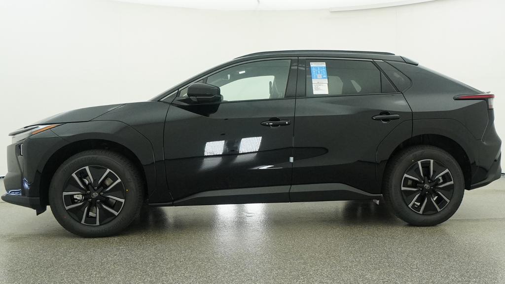 New 2026 Midnight Black Metallic Toyota XLE image 22