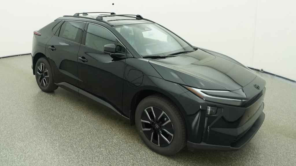 New 2026 Midnight Black Metallic Toyota  XLE image 28