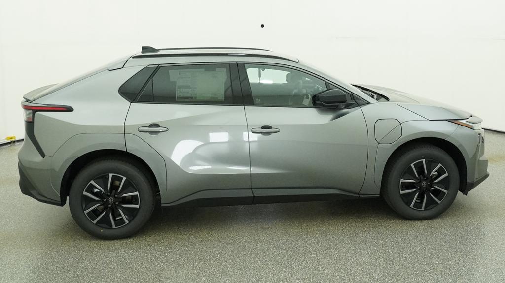 New 2026 Heavy Metal <sup>1</sup> Toyota  XLE image 33