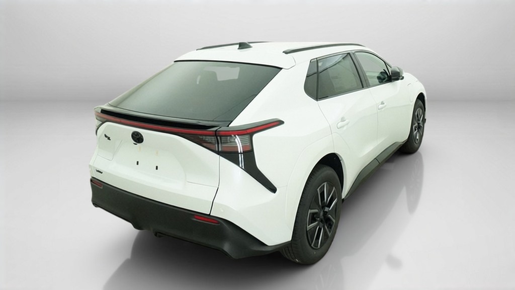 New 2026 Wind Chill Pearl <sup>1</sup> Toyota  XLE image 86