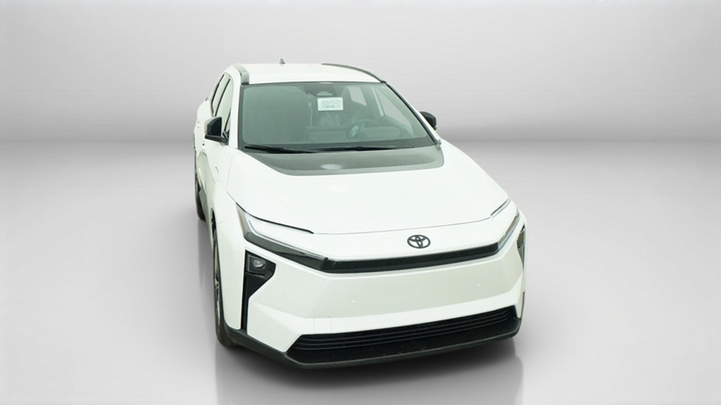 New 2026 Wind Chill Pearl <sup>1</sup> Toyota  XLE image 79