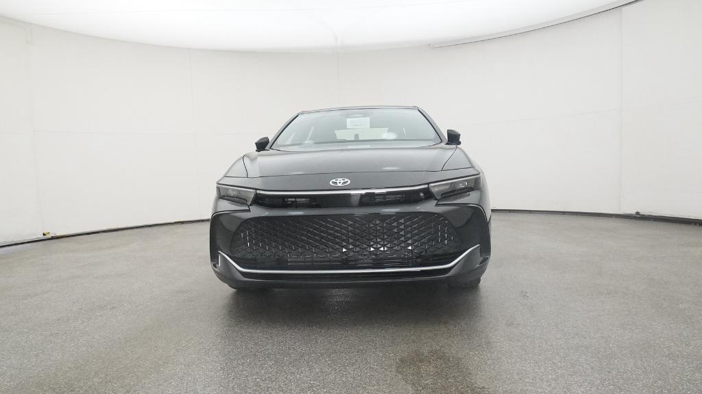 2026 Toyota Crown XLE photo 3