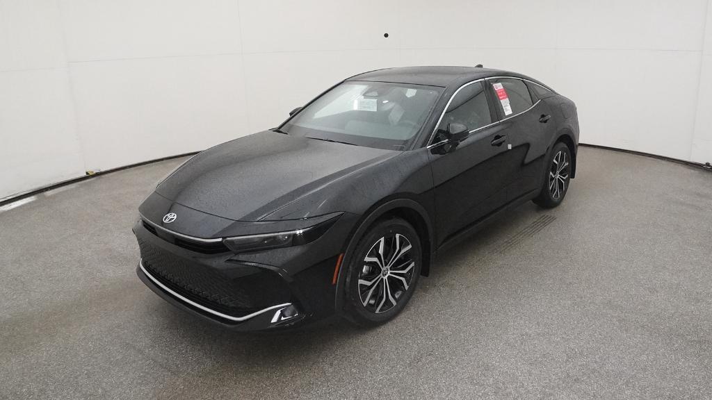 2026 Toyota Crown XLE's photo