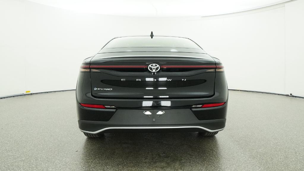 2026 Toyota Crown XLE - Photo 6