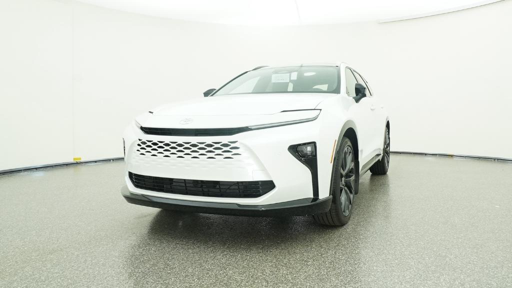 2025 Toyota Crown Signia Limited photo 4