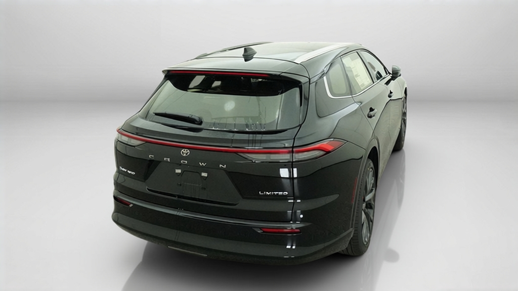 2026 Toyota Crown Signia Limited - Photo 7