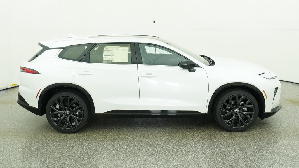 New 2026 Oxygen White <sup>1</sup> Toyota  Limited image 25