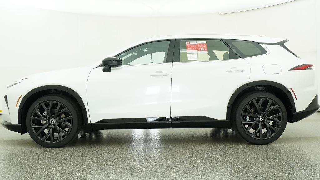 New 2026 Oxygen White <sup>1</sup> Toyota  Limited image 13