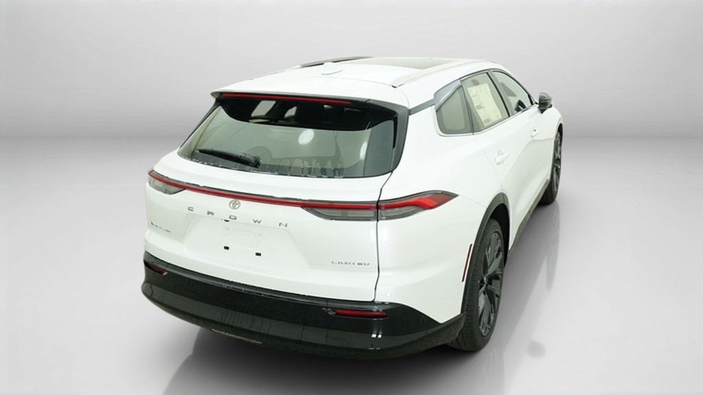 New 2026 Oxygen White <sup>1</sup> Toyota  Limited image 11