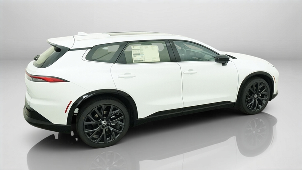 New 2026 Oxygen White <sup>1</sup> Toyota  Limited image 8