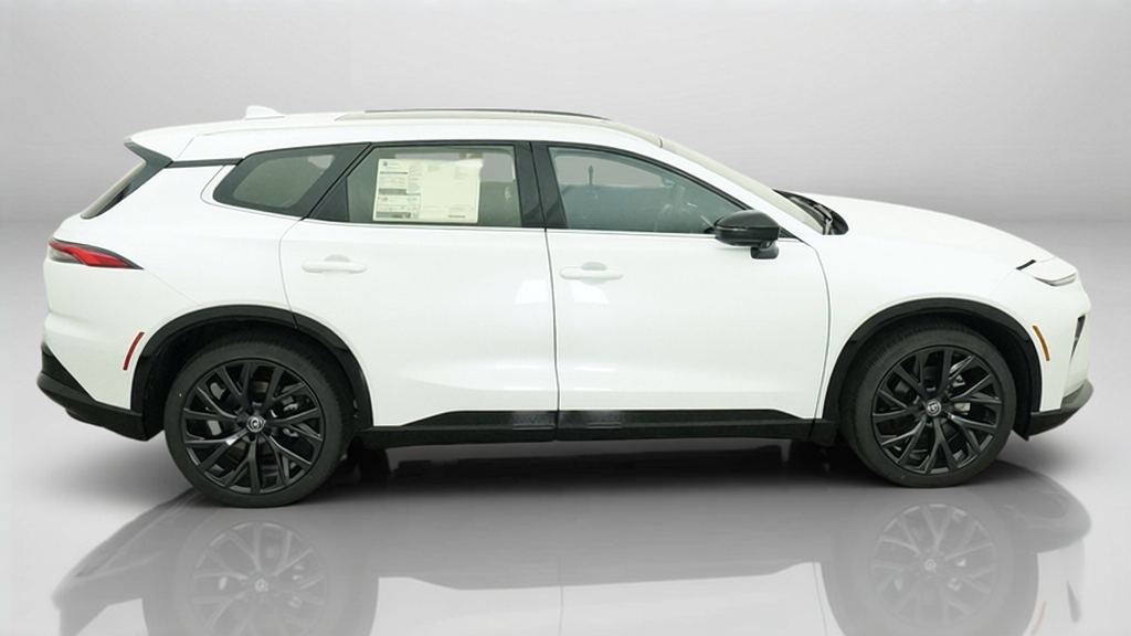 New 2026 Oxygen White <sup>1</sup> Toyota  Limited image 7