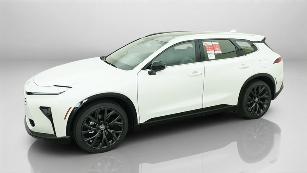 New 2026 Oxygen White <sup>1</sup> Toyota  Limited image 3