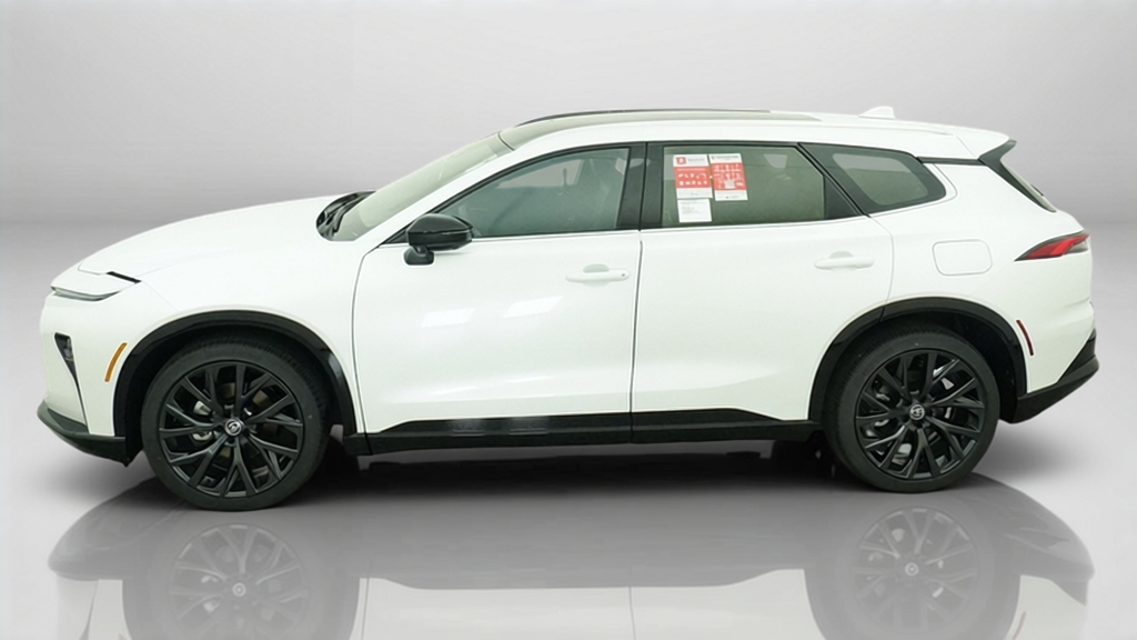 New 2026 Oxygen White <sup>1</sup> Toyota  Limited image 2