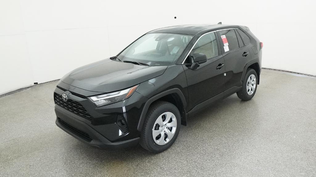 2025 Toyota RAV4 LE's photo