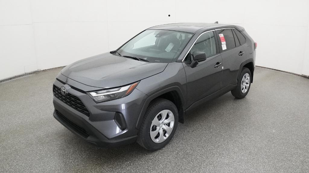 2025 Toyota RAV4 LE's photo