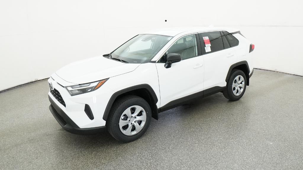 2025 Toyota RAV4 LE's photo