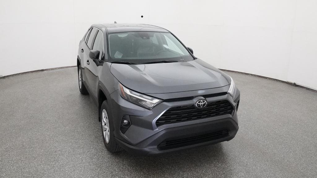 2025 Toyota RAV4 LE photo 32