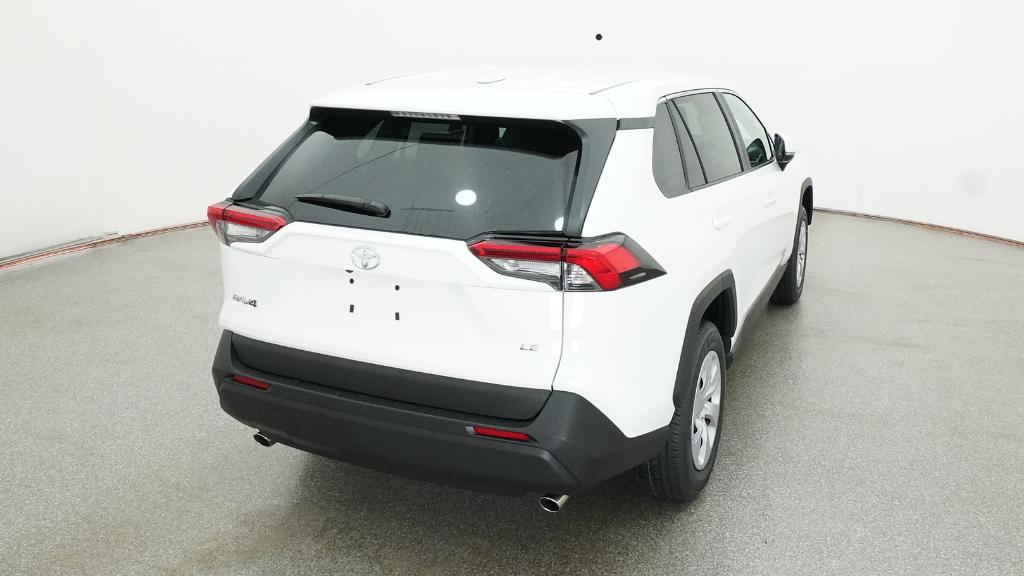 2025 Toyota RAV4 LE photo 18