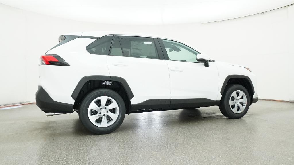 2025 Toyota RAV4 LE photo 22