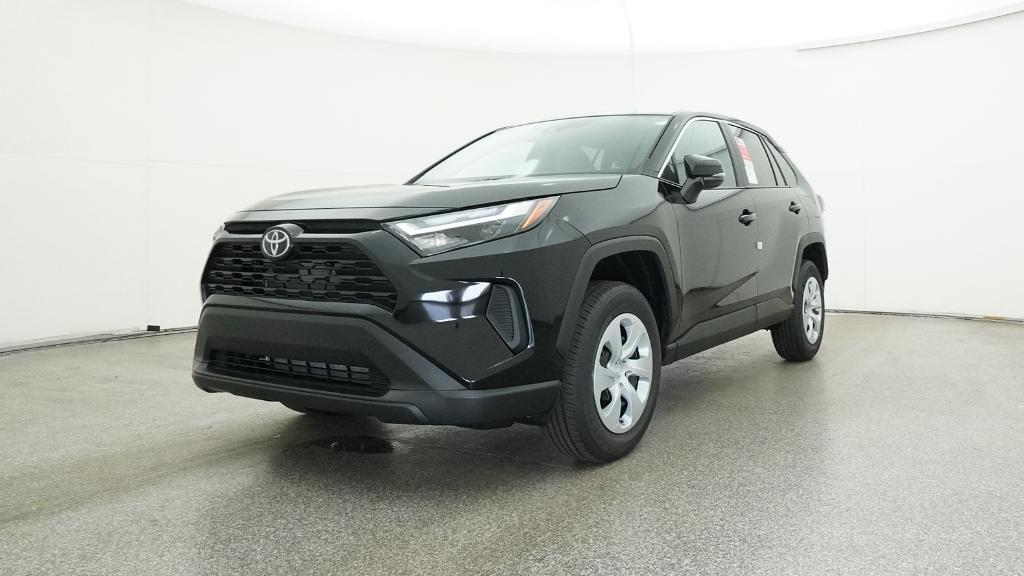 2025 Toyota RAV4 LE photo 4