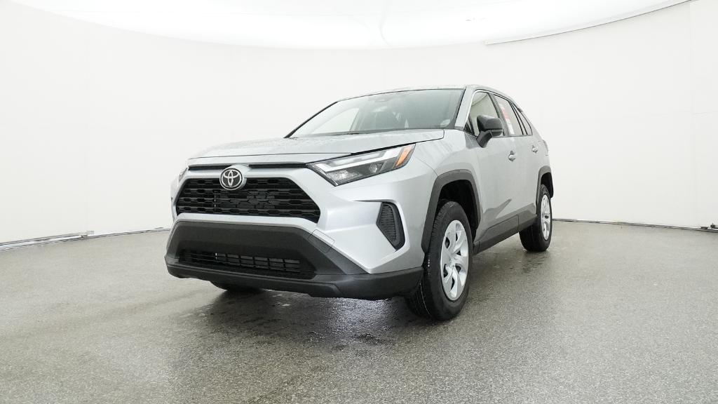 2025 Toyota RAV4 LE photo 4