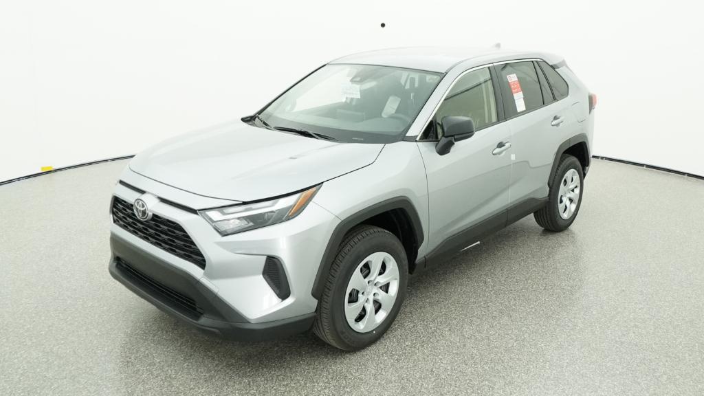 2025 Toyota RAV4 LE's photo